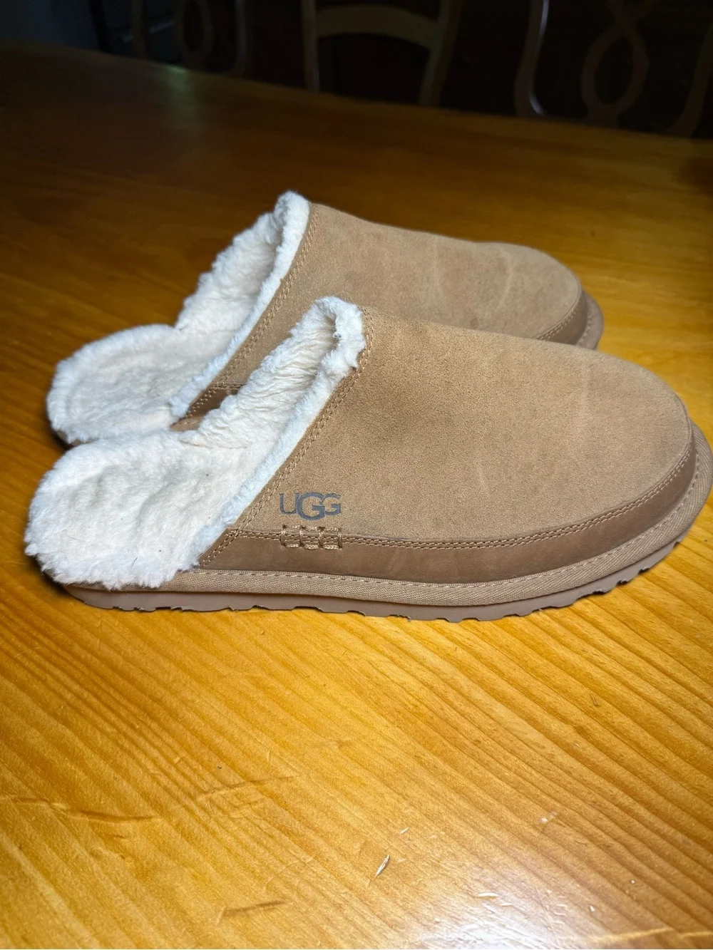 UGG Leisure Nomad slide for men - chesnut color **no box**